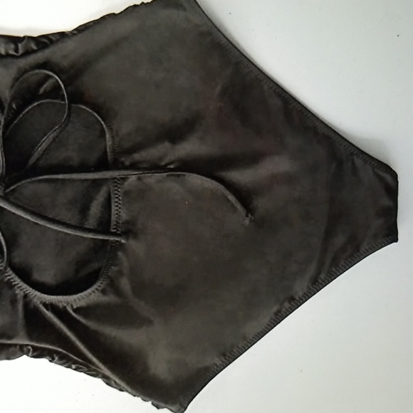 NWT MONOKINI V NECK RUFFLE CUT OUT LACE UP BACK SIZE XL SLIMMING - Picture 10 of 13